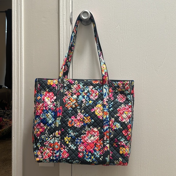 Vera Bradley Pretty Posies Tote - Picture 4 of 5
